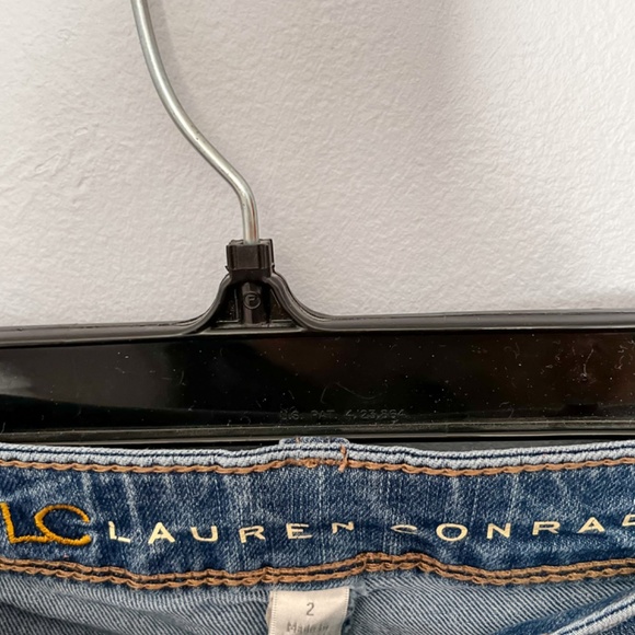 💛 SALE (2/$30) LC Lauren Conrad Straight Leg Skinny Jeans (2) - Picture 3 of 4